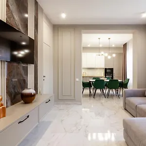 Leogrand Vip On Lesi Ukrainky 7 Апартаменты Львов